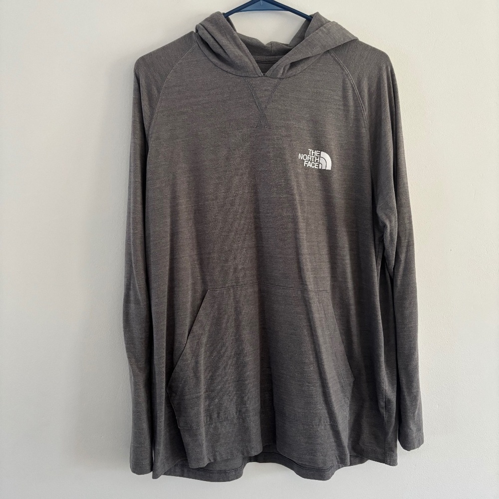 The North Face Lightweight Hoodie – Gray, Size L, Relaxed Fit